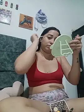 Lulu sweet- online show from June 3, 4:35 am