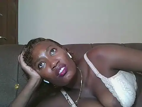 misspretty001 online show from June 16, 10:38 am