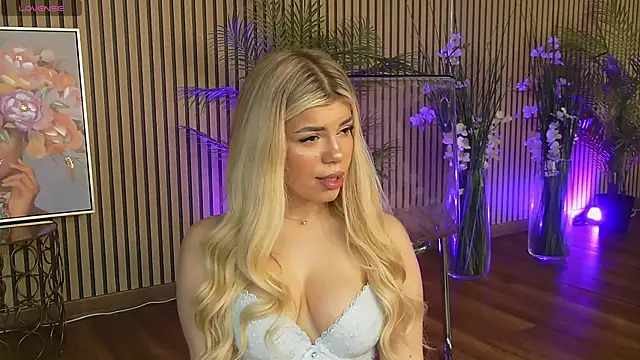 MiriamBllue online show from May 22, 6:22 am