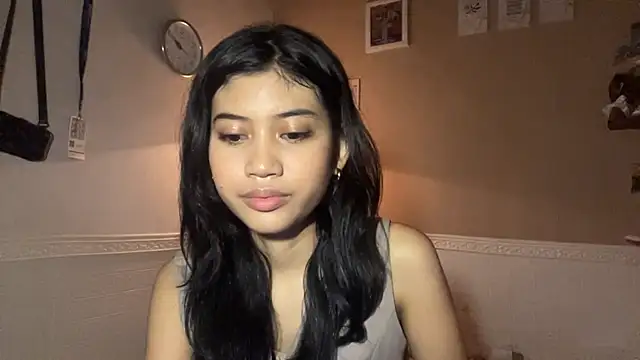 AllisonLundrigan online show from May 18, 12:22 pm