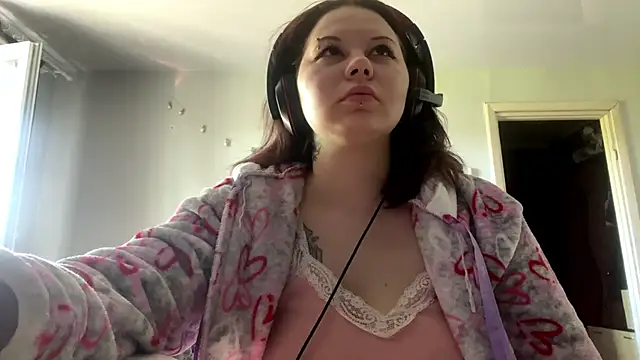 Redhair girl online show from June 6, 11:05 am