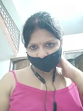 ZOYA-STRIP online show from June 9, 6:29 pm