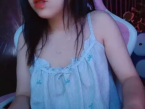 Julie Ulie online show from June 28, 3:07 pm
