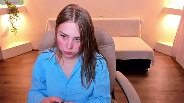 Muse228 online show from June 19, 7:28 pm