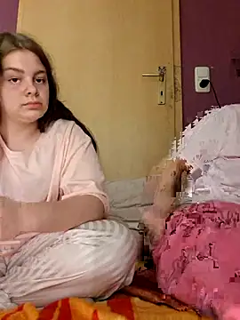 BellaHoneyy online show from May 22, 10:08 pm