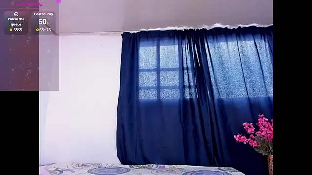 Nikkibounce online show from June 4, 2:43 pm
