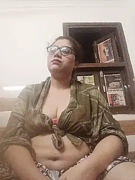 yourchahat27 online show from June 8, 7:25 pm