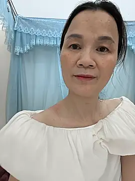 Lye lovely online show from June 15, 12:49 pm