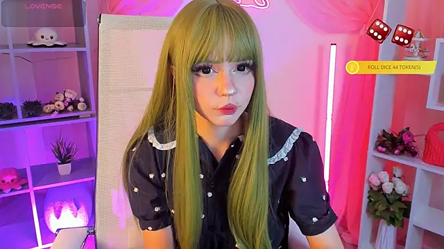 YunaLeaf online show from May 24, 9:03 pm
