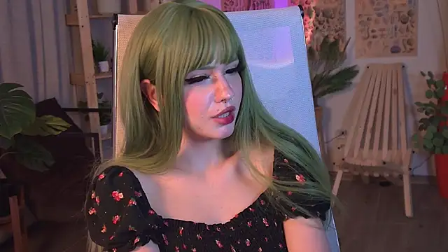 YunaLeaf online show from May 31, 2:39 am