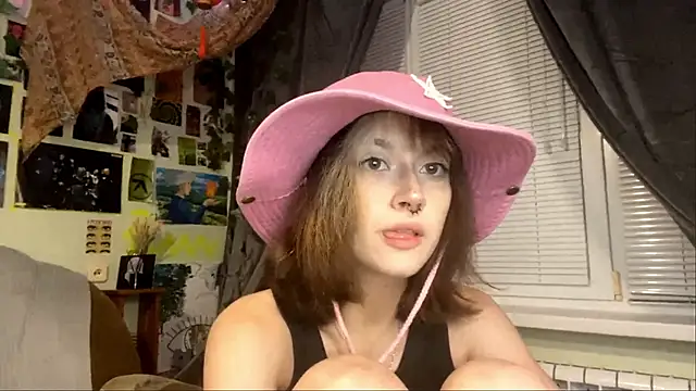 YourFavoriteAltgirl online show from May 21, 9:24 pm