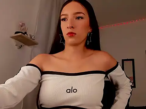 CristinaHanze  online show from May 26, 12:15 pm
