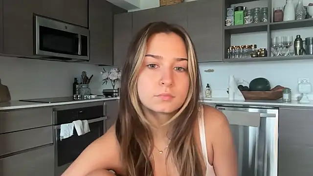 Elenahere4u online show from May 28, 3:32 pm