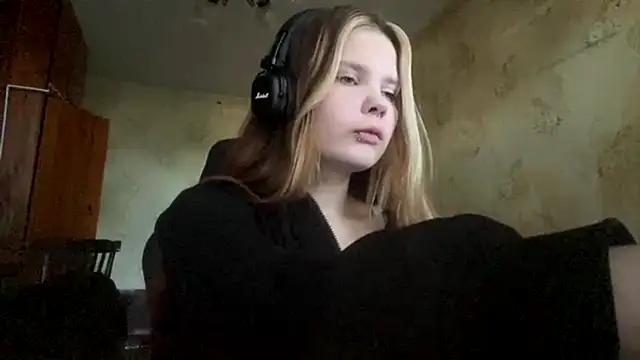 SusanaLeichty online show from June 9, 5:29 am