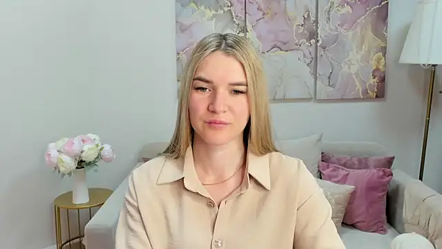 RoxyReignn online show from July 5, 8:58 pm