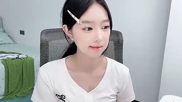 Yoyo33355 online show from June 29, 11:54 am