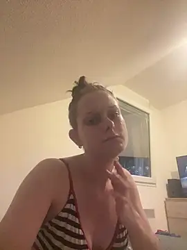 Quenn667 online show from June 24, 9:25 pm