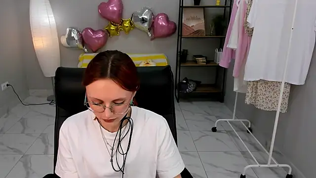 Alice Reid  online show from May 30, 1:53 pm