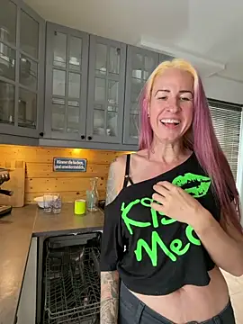 GermanMilfJasmin online show from June 14, 9:53 am