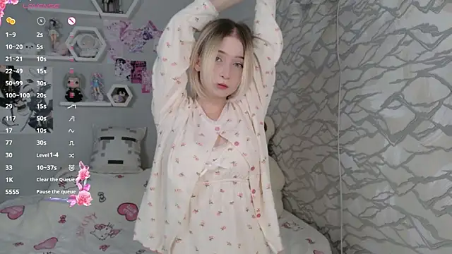 meganami online show from June 3, 1:12 pm