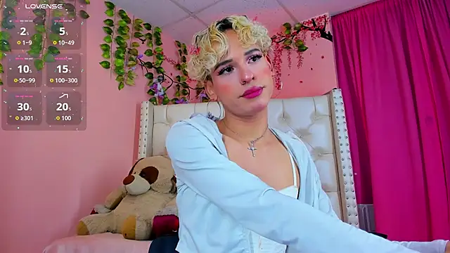valentinee xo online show from June 27, 5:41 am