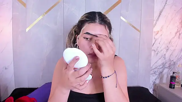 ChloeBelle  online show from July 12, 3:13 pm