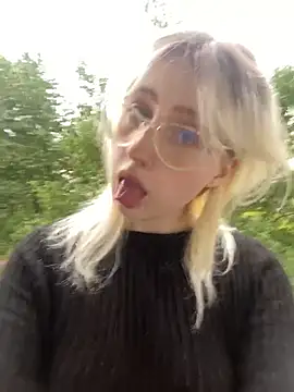 xp blondie online show from July 3, 2:45 pm