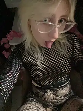 xp blondie online show from June 26, 7:37 pm