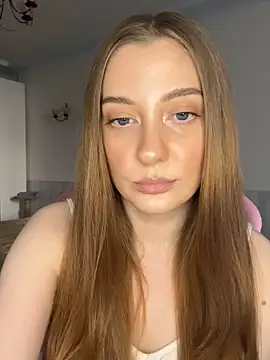 emilurrre online show from June 15, 5:29 am