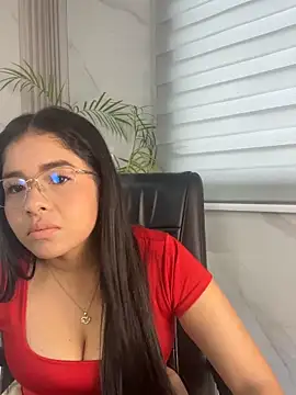 ValentinaLuciana online show from June 16, 1:34 pm