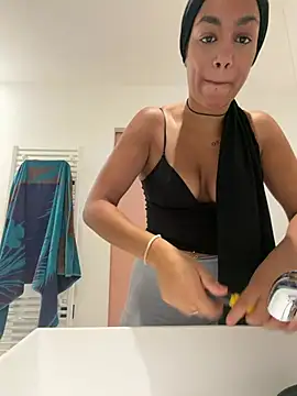 nadiabnssd online show from July 15, 8:13 pm