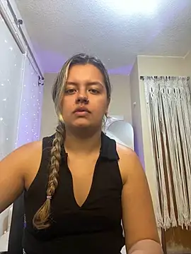 azulskyer online show from June 16, 4:08 pm