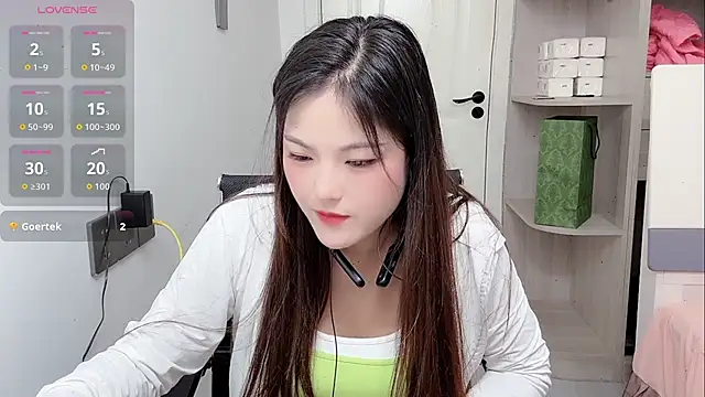 rfythuut456 online show from July 1, 7:19 am