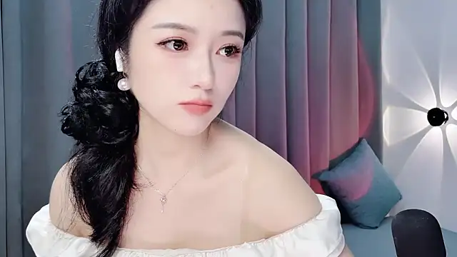 Momo-Wow online show from July 8, 7:32 am