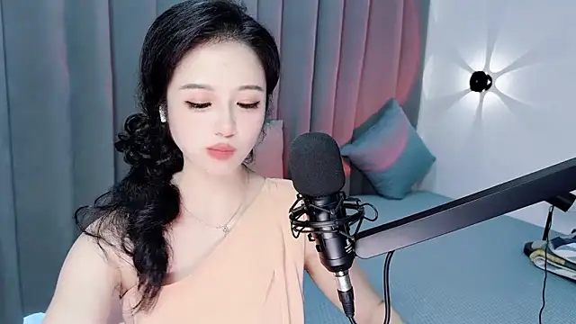 Momo-Wow online show from July 14, 10:21 am