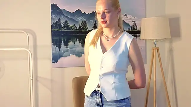 GabrieleHonor online show from June 4, 5:01 am