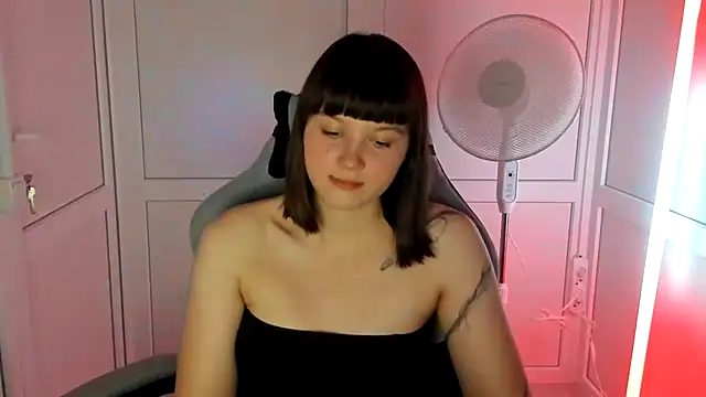 Vanilla Vixen online show from June 18, 6:13 pm