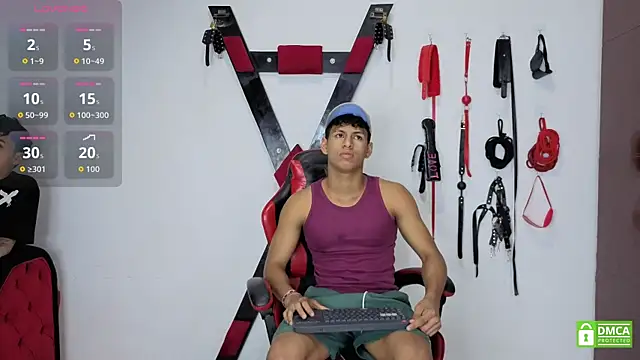 Nicolas AthleticBoy online show from July 14, 11:48 am