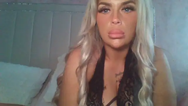 MiaMae x online show from July 15, 6:12 pm