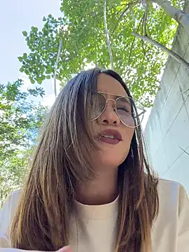 Emma Jonas online show from June 21, 6:34 pm