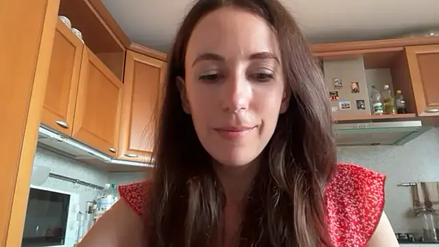 Flamingo Queen online show from August 3, 2:45 pm