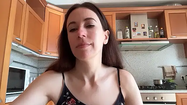 Flamingo Queen online show from June 12, 5:59 am