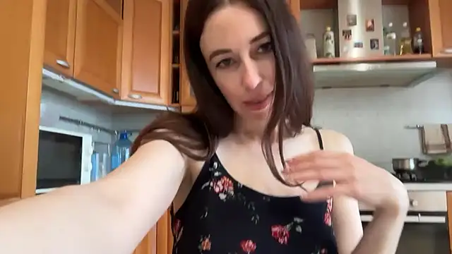 Flamingo Queen online show from June 13, 6:33 am