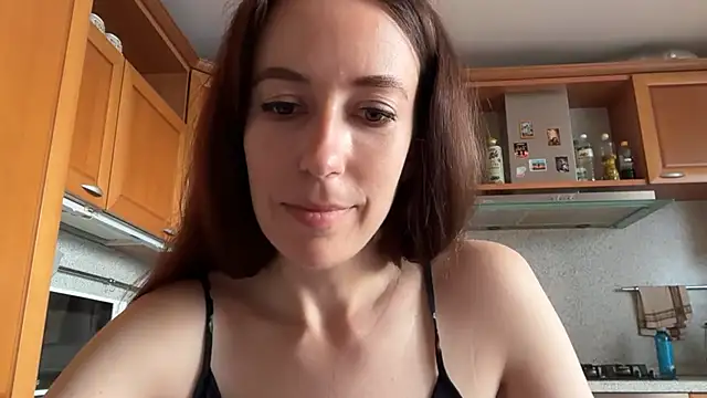 Flamingo Queen online show from June 26, 2:40 pm