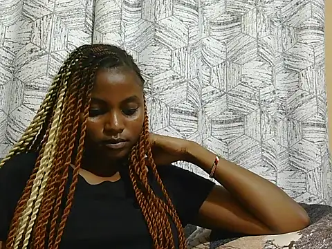 tamdiva1 online show from June 13, 2:47 pm