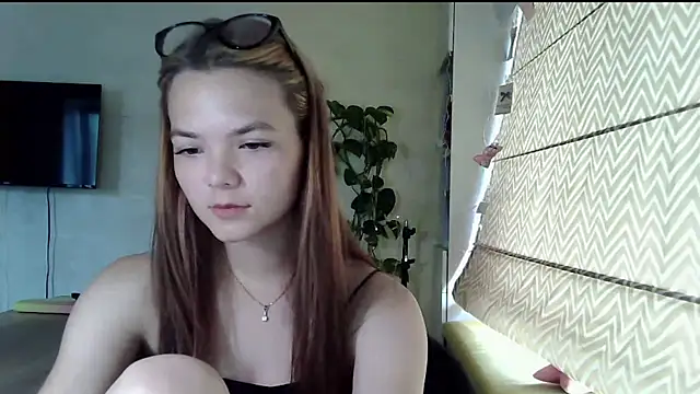 AvrilGillig online show from July 13, 9:21 am