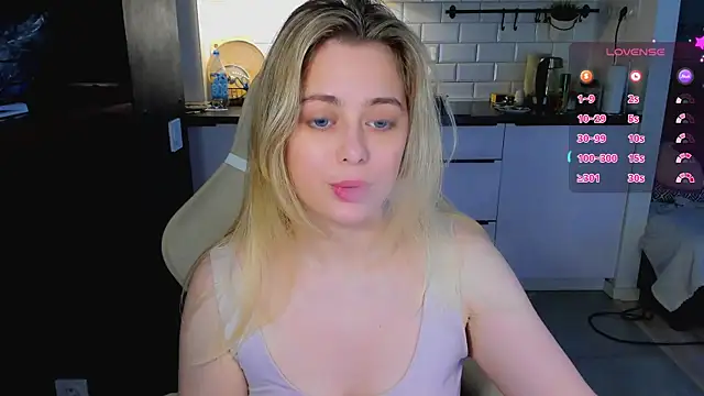 blonde kellyy online show from June 17, 2:13 am