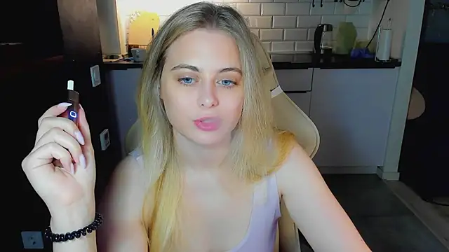 blonde kellyy online show from July 14, 2:05 am