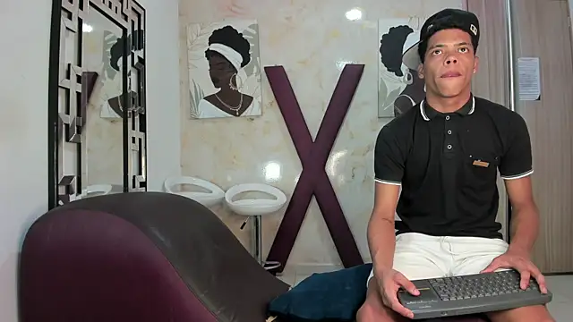 BLACK AND WHITET online show from July 14, 1:28 am