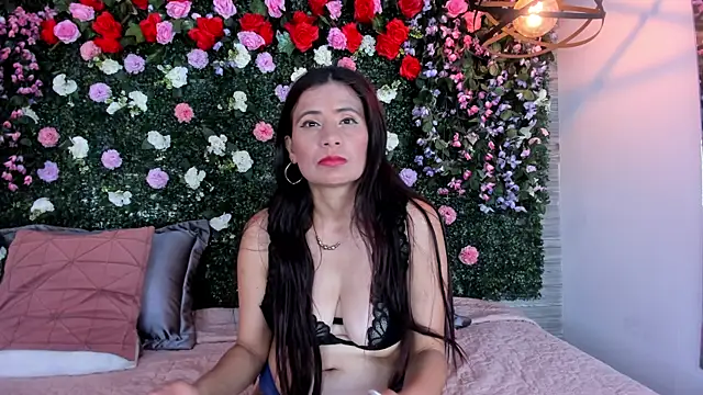 KasandraaVixen online show from June 24, 2:21 am